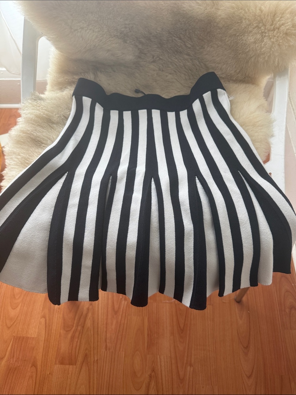 Zara Navy and White Vertical Stripe Pleated Mini Skirt